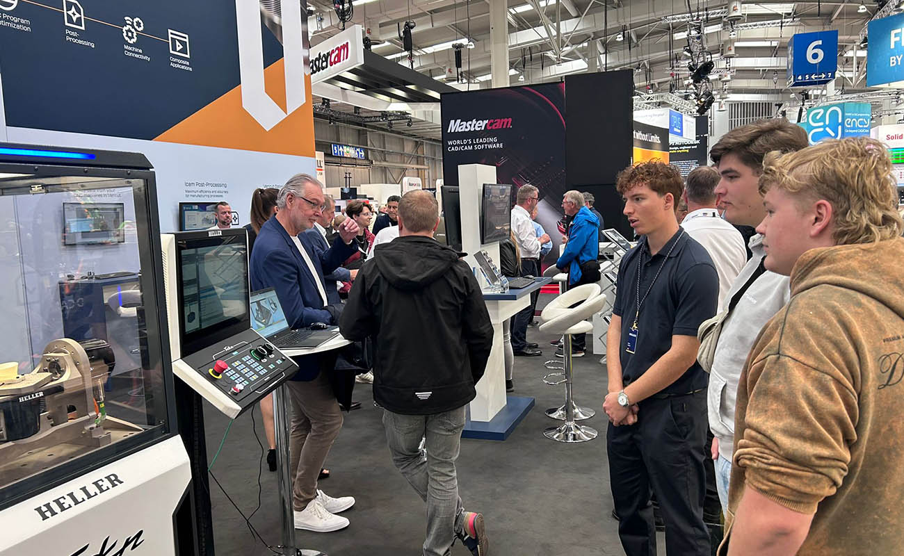 Stand de Vericut lors de l'EMO 2025 avec une présentation pour la nouvelle génération
